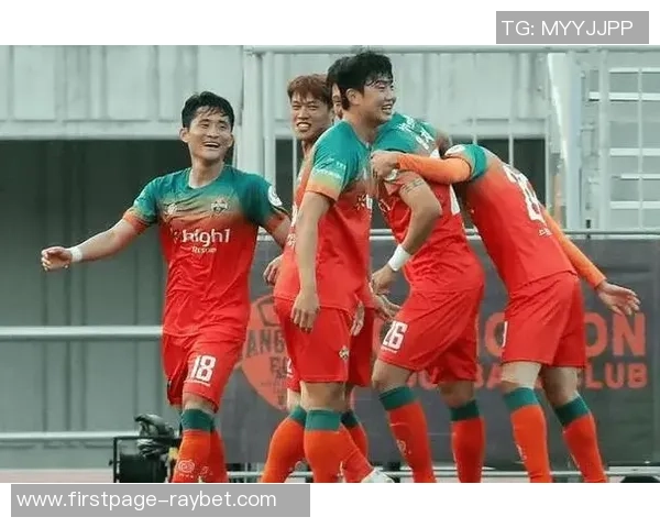 城南足球俱乐部迎战江源球队展现激情与实力的较量